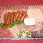 Wurst- und Schinkenplatten